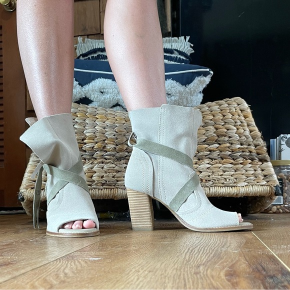 Diba True Open-Toe Bootie in Grey Suede Size 8 - Picture 12 of 16